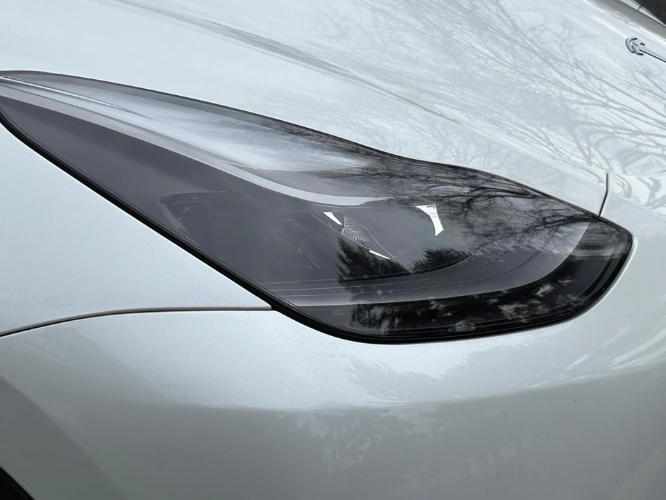 2021 Tesla Model Y Performance - Image 20 of 31