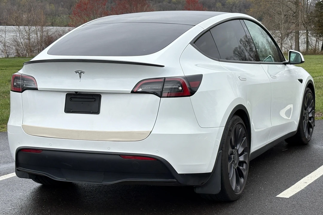 2021 Tesla Model Y Performance - Image 4 of 31