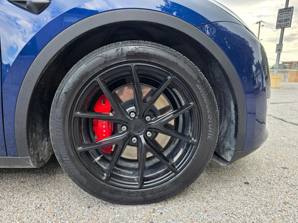 2021 Tesla Model Y Performance - Image 22 of 31