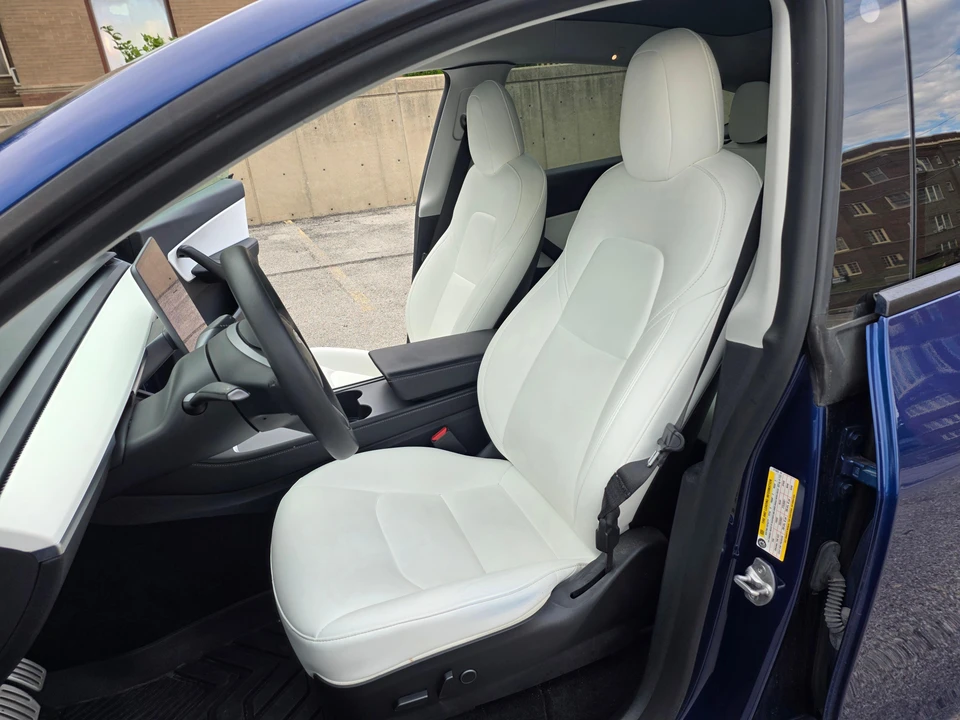 2021 Tesla Model Y Performance - Image 27 of 31