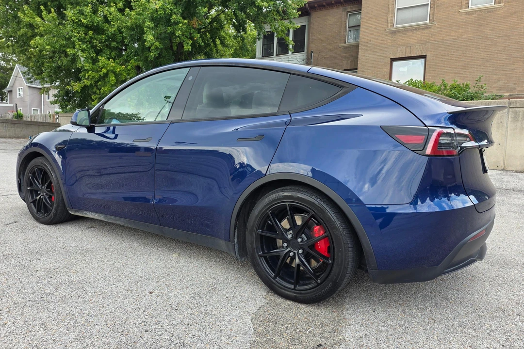 2021 Tesla Model Y Performance - Image 4 of 31