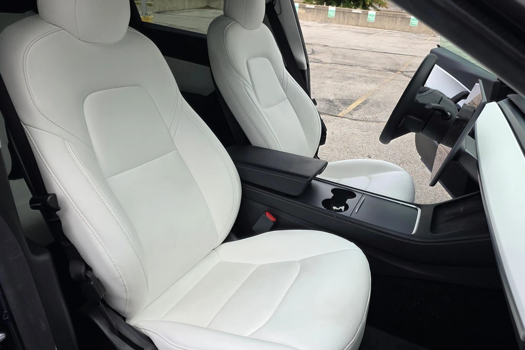 2021 Tesla Model Y Performance - Image 24 of 31