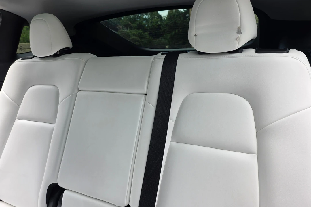 2021 Tesla Model Y Performance - Image 25 of 31