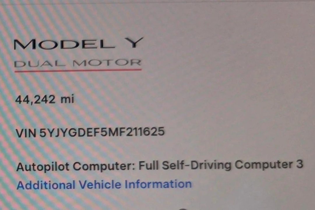 2021 Tesla Model Y Performance - Image 26 of 31