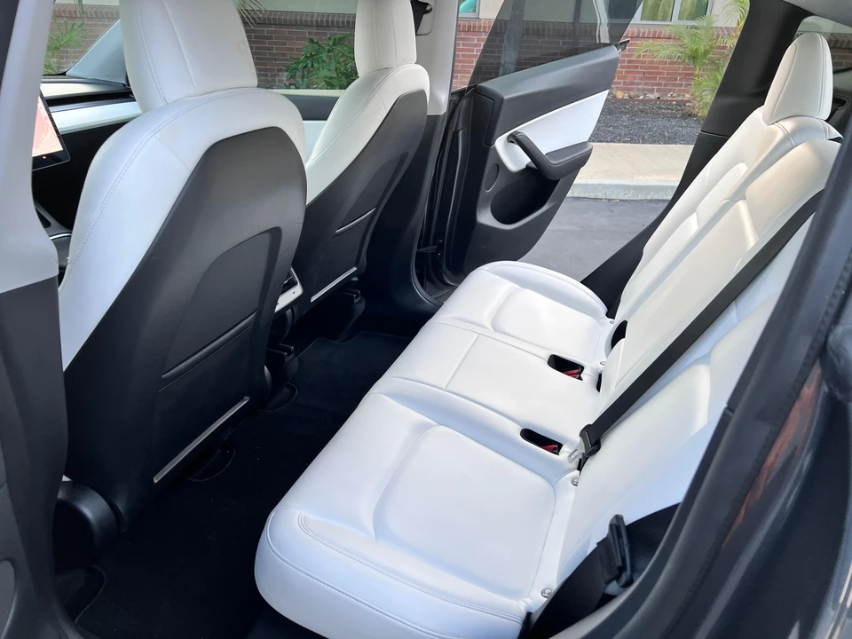 2021 Tesla Model Y Performance - Image 27 of 31