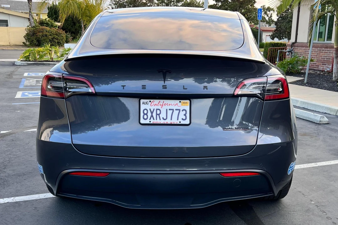2021 Tesla Model Y Performance - Image 5 of 31