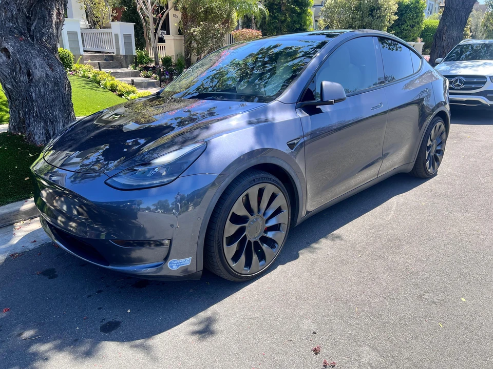 2021 Tesla Model Y Performance - Image 8 of 31
