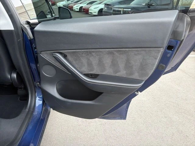 2021 Tesla Model Y Performance - Image 19 of 21