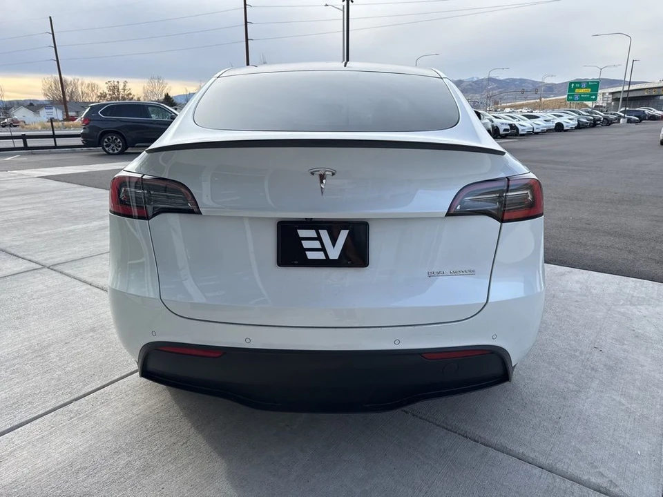 2021 Tesla Model Y Performance - Image 6 of 21