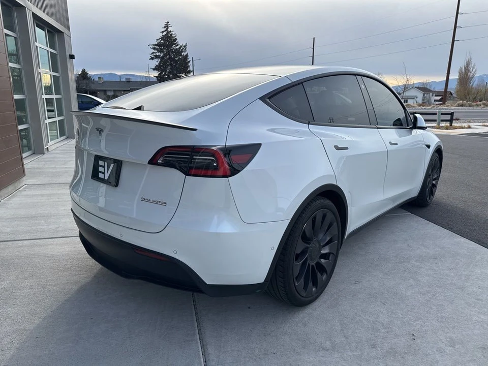 2021 Tesla Model Y Performance - Image 7 of 21