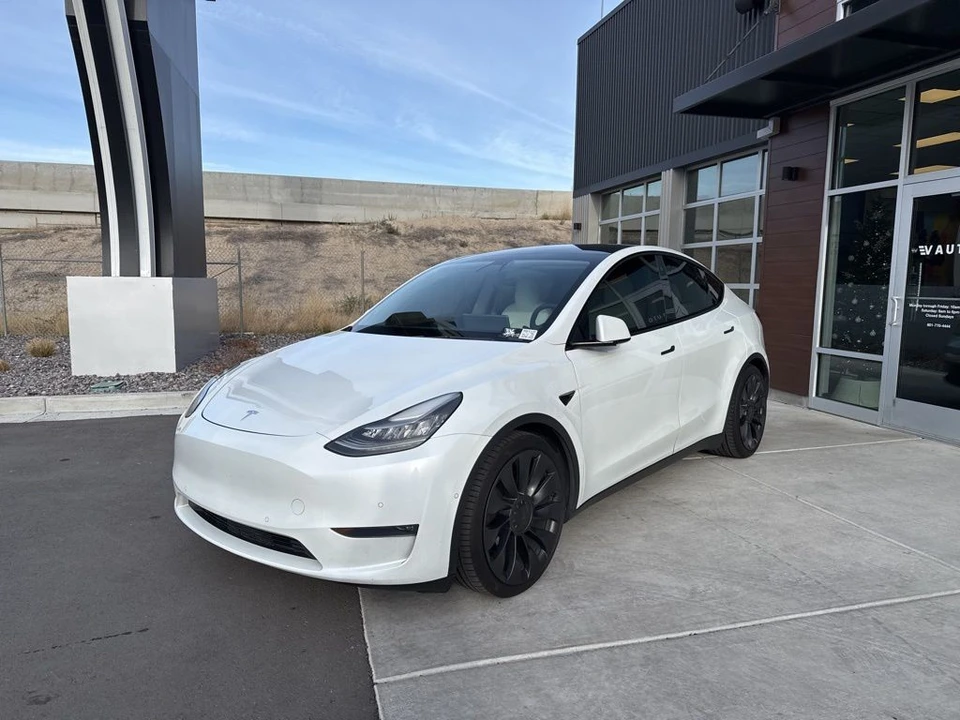 2021 Tesla Model Y Performance - Image 3 of 21