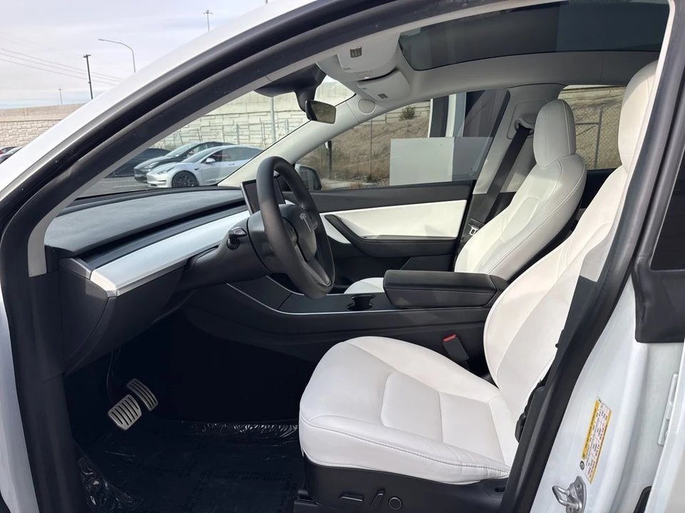 2021 Tesla Model Y Performance - Image 12 of 21