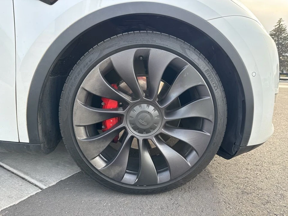2021 Tesla Model Y Performance - Image 9 of 21