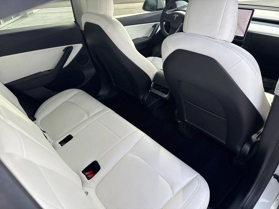 2021 Tesla Model Y Performance - Image 18 of 21