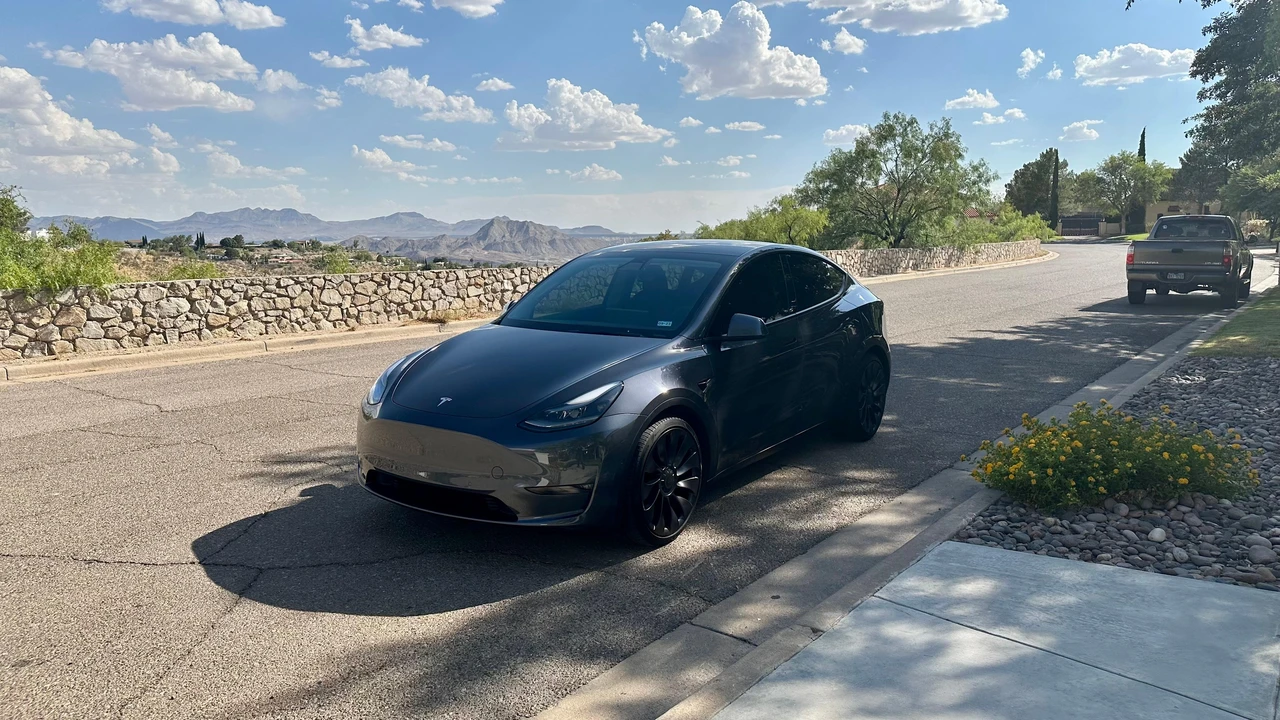 2021 Tesla Model Y Performance - Image 10 of 31