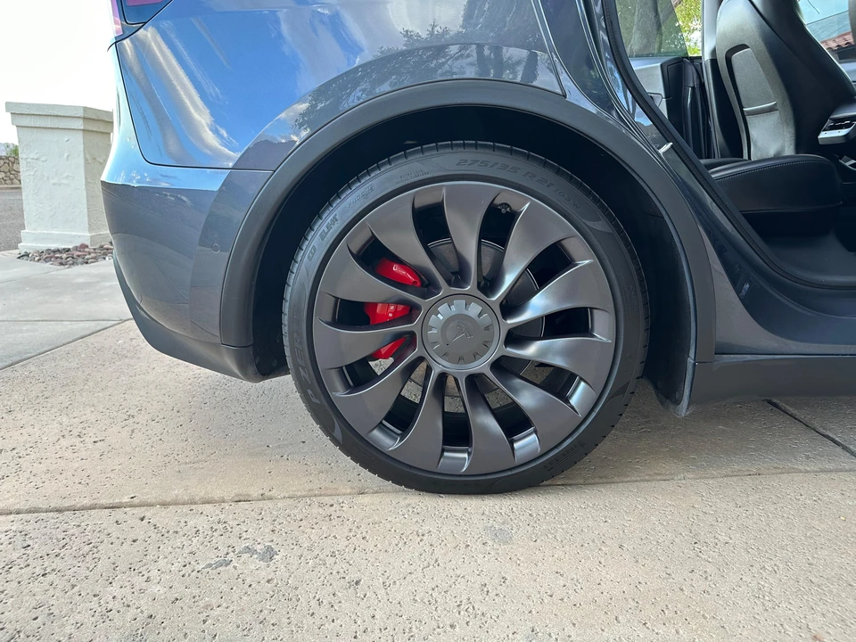 2021 Tesla Model Y Performance - Image 25 of 31