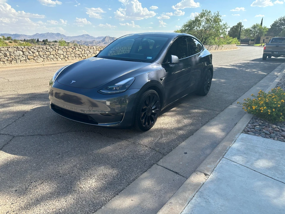 2021 Tesla Model Y Performance - Image 8 of 31