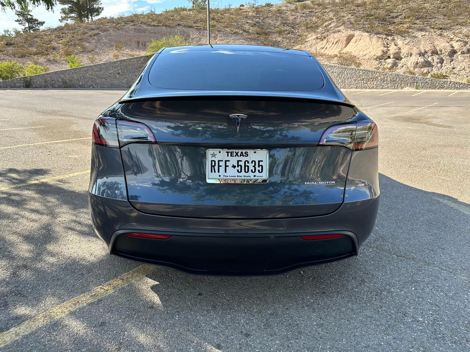 2021 Tesla Model Y Performance - Image 13 of 31