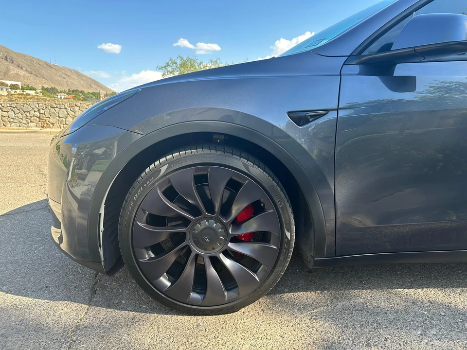 2021 Tesla Model Y Performance - Image 22 of 31