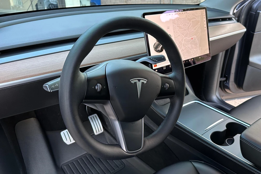 2021 Tesla Model Y Performance - Image 28 of 31
