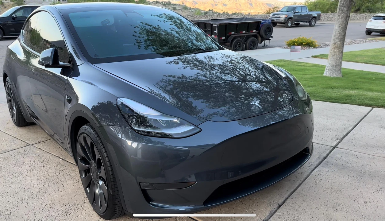 2021 Tesla Model Y Performance - Image 17 of 31