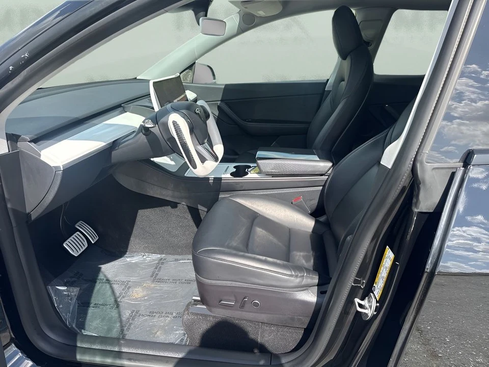 2021 Tesla Model Y Performance - Image 9 of 21