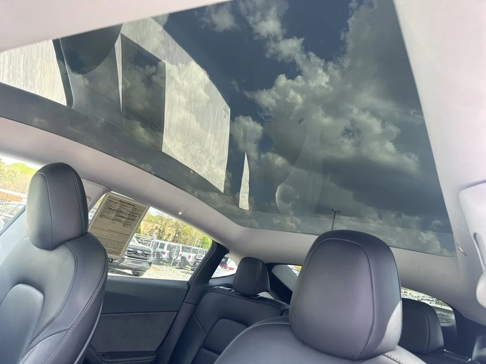 2021 Tesla Model Y Performance - Image 11 of 21