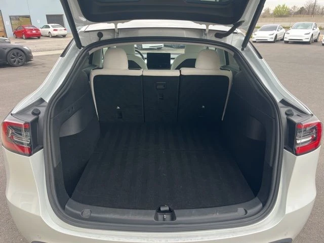 2021 Tesla Model Y Performance - Image 17 of 21