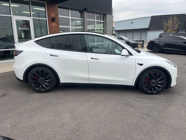 2021 Tesla Model Y Performance - Image 9 of 21