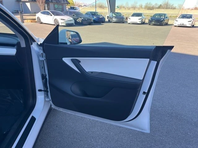 2021 Tesla Model Y Performance - Image 19 of 21