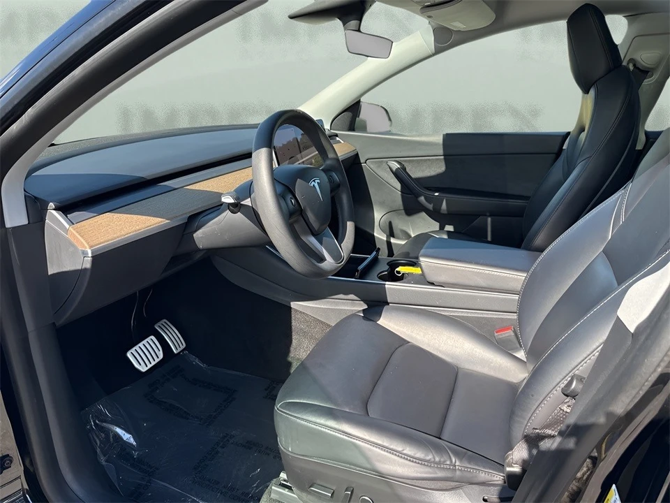 2021 Tesla Model Y Performance - Image 9 of 12