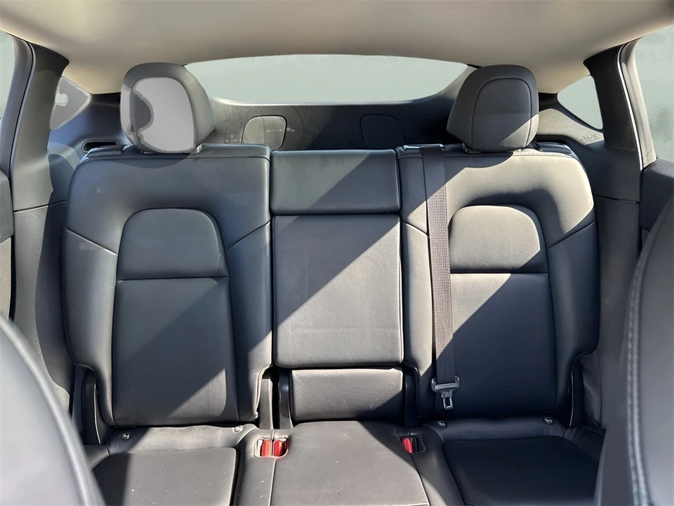2021 Tesla Model Y Performance - Image 11 of 12