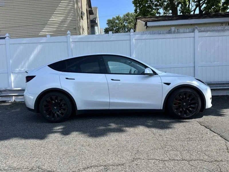 2021 Tesla Model Y Performance - Image 8 of 12