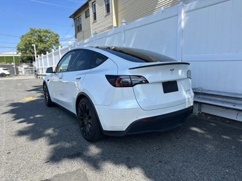 2021 Tesla Model Y Performance - Image 5 of 12