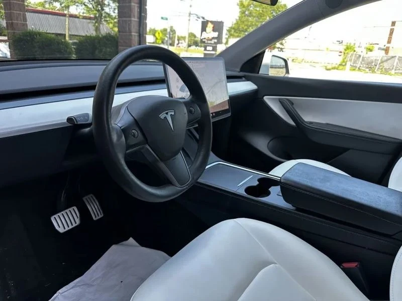 2021 Tesla Model Y Performance - Image 10 of 12