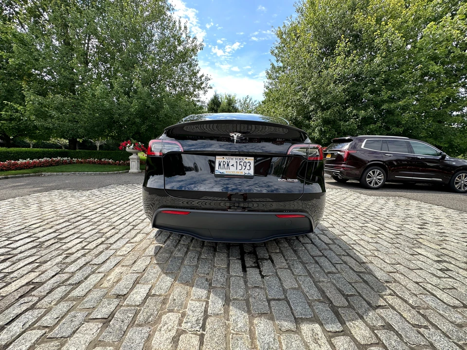 2021 Tesla Model Y Performance - Image 15 of 31
