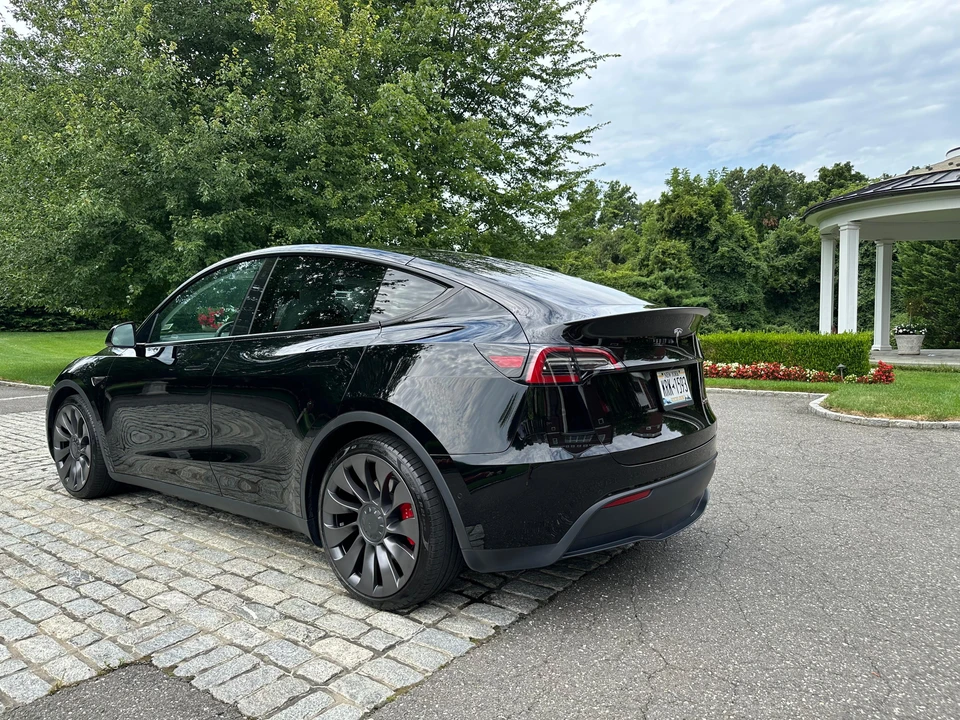 2021 Tesla Model Y Performance - Image 12 of 31
