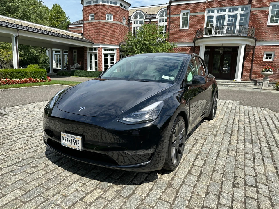 2021 Tesla Model Y Performance - Image 6 of 31