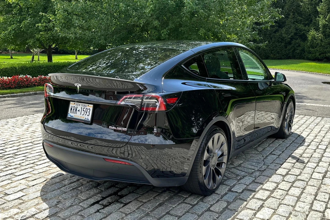 2021 Tesla Model Y Performance - Image 4 of 31