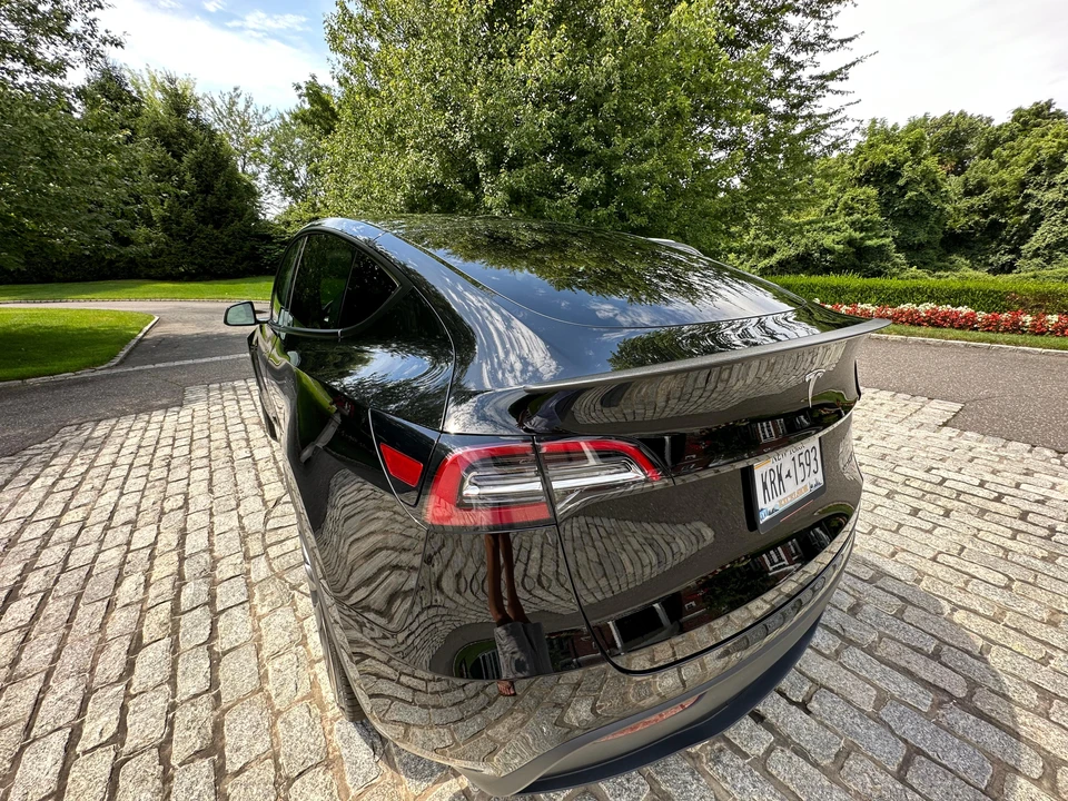 2021 Tesla Model Y Performance - Image 13 of 31