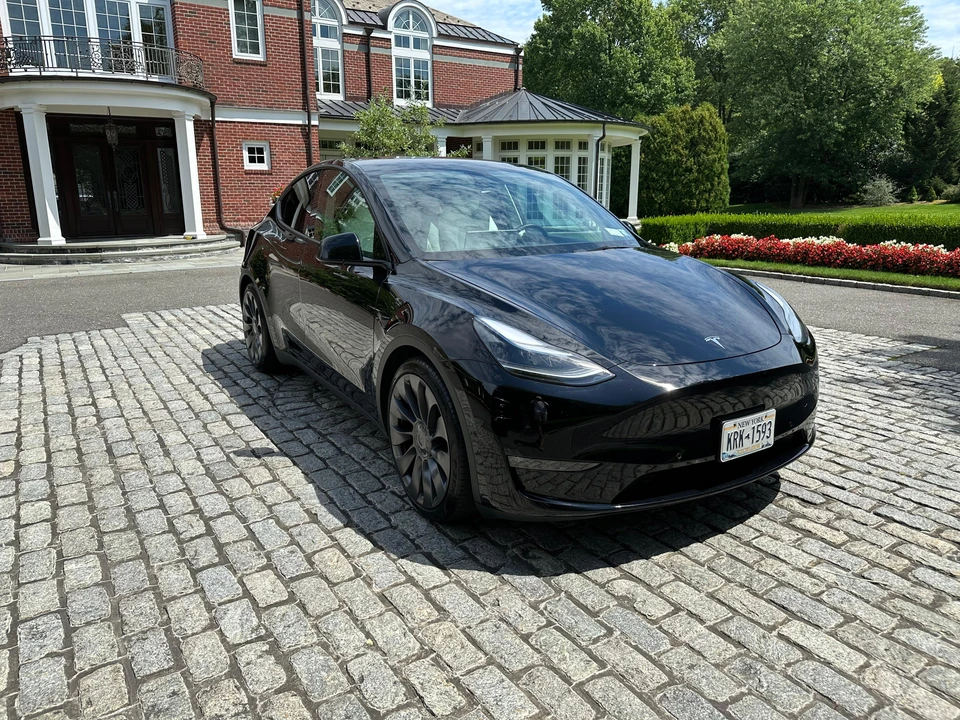 2021 Tesla Model Y Performance - Image 20 of 31