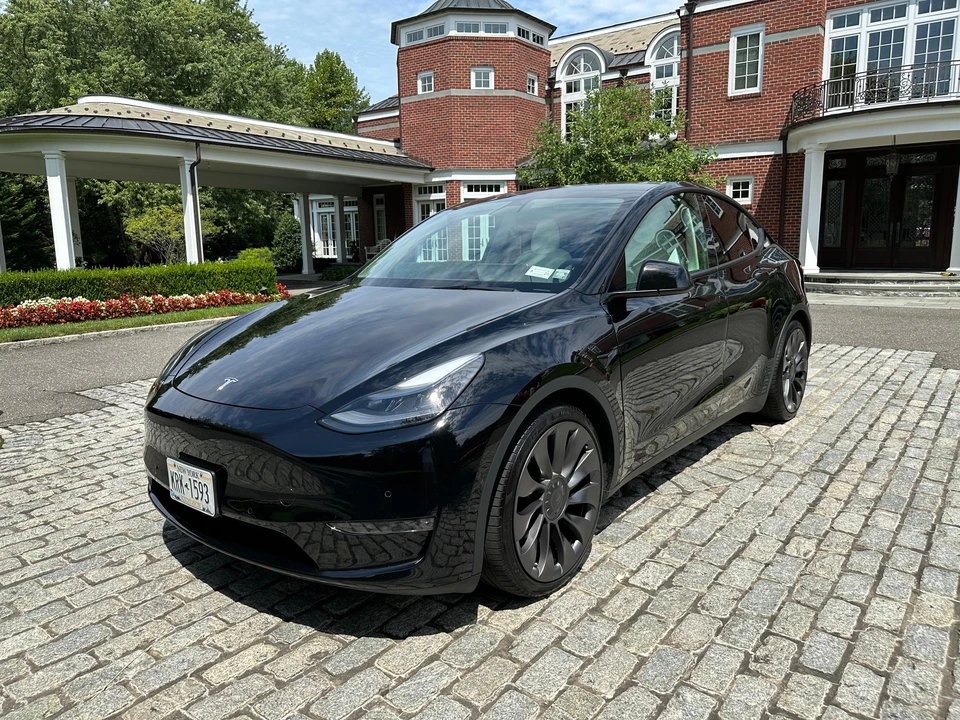 2021 Tesla Model Y Performance - Image 7 of 31