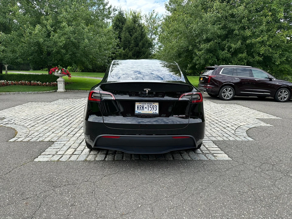 2021 Tesla Model Y Performance - Image 14 of 31