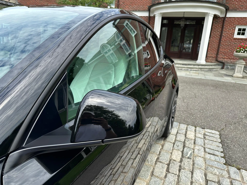 2021 Tesla Model Y Performance - Image 27 of 31