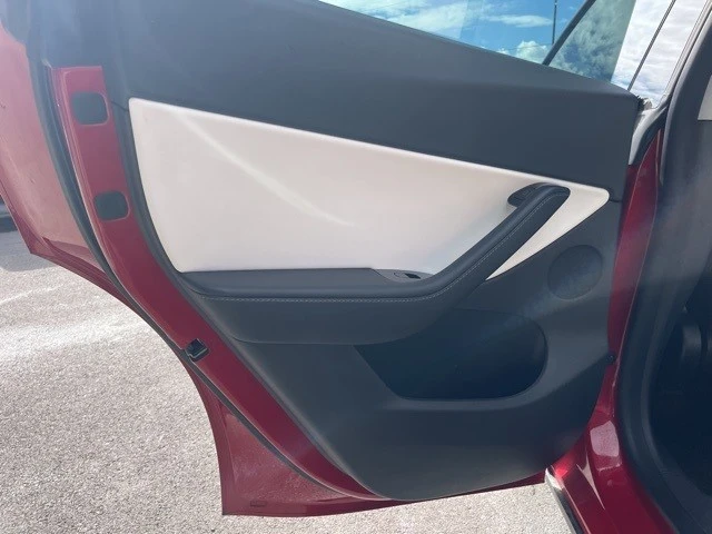 2021 Tesla Model Y Performance - Image 14 of 21