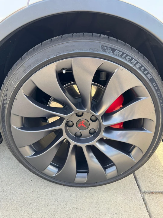 2021 Tesla Model Y Performance - Image 28 of 31