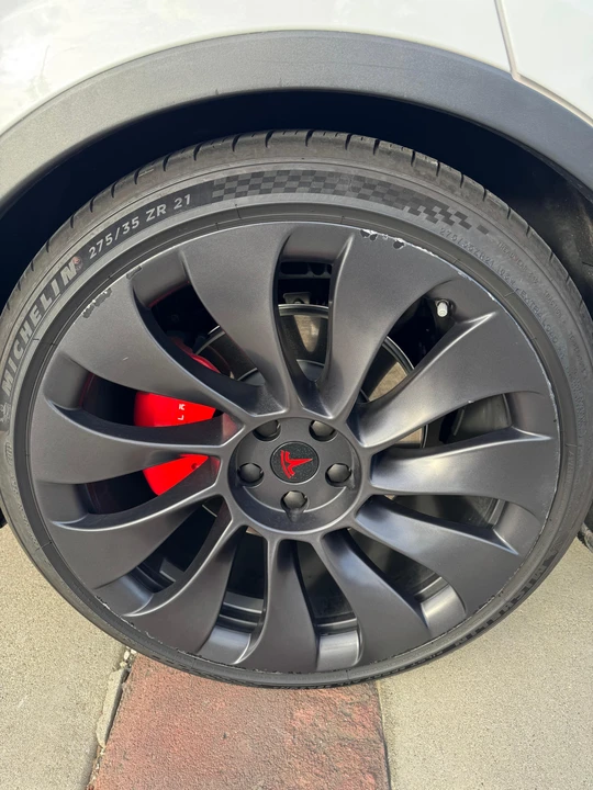 2021 Tesla Model Y Performance - Image 29 of 31