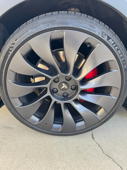 2021 Tesla Model Y Performance - Image 27 of 31