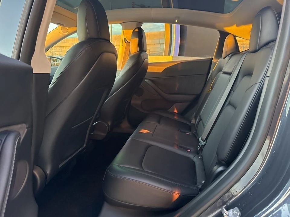2021 Tesla Model Y Performance - Image 16 of 21