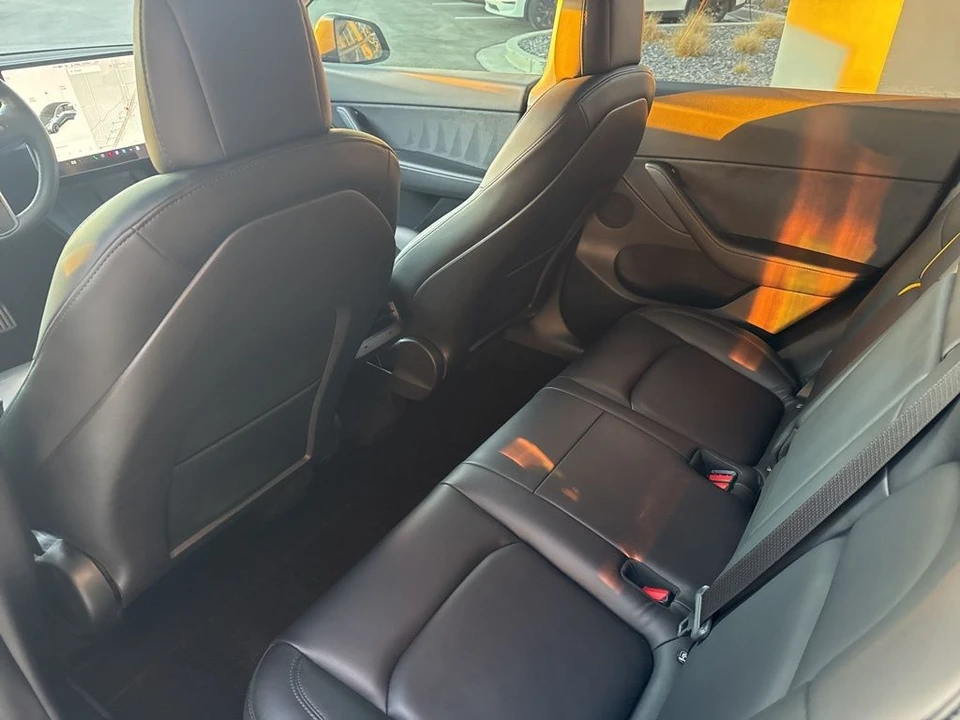 2021 Tesla Model Y Performance - Image 15 of 21